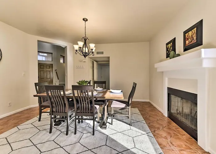 With Pool Less Than 1 Mi To Town Square! 3* Gilbert