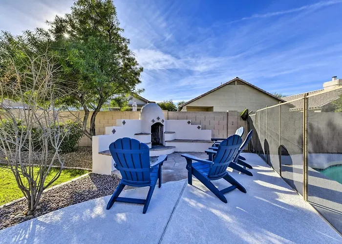 With Pool Less Than 1 Mi To Town Square! 3* Gilbert