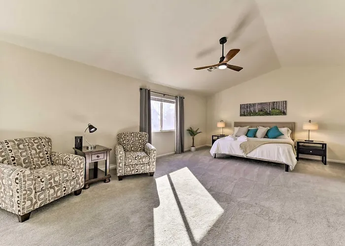 With Pool Less Than 1 Mi To Town Square! 3*