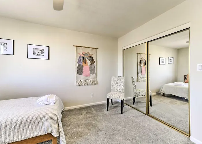 With Pool Less Than 1 Mi To Town Square! Hotel 3*